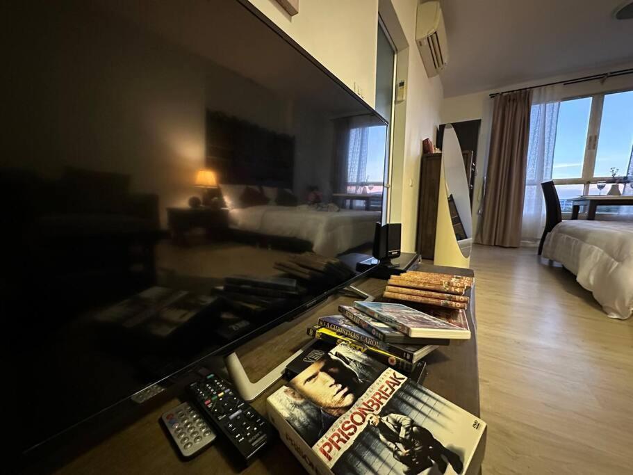 350 Meter 7th Floor, One Bedroom * HHQ