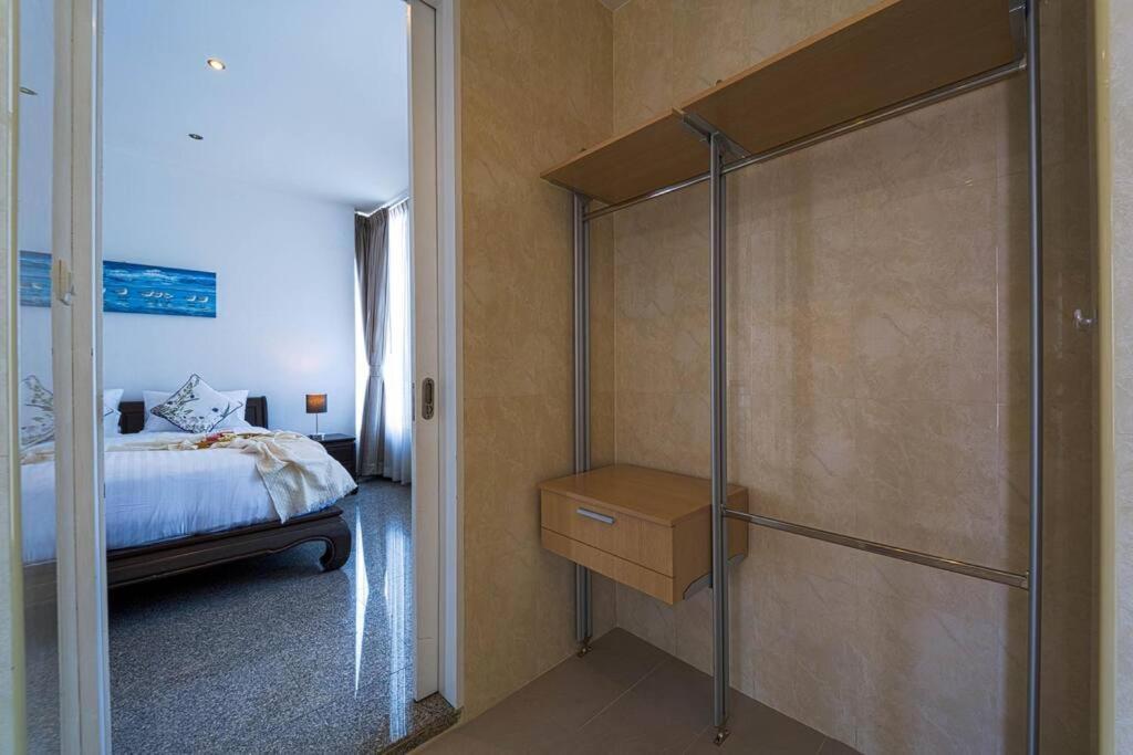 Luxury 4 Bedroom Pool - Pv8 Holiday home