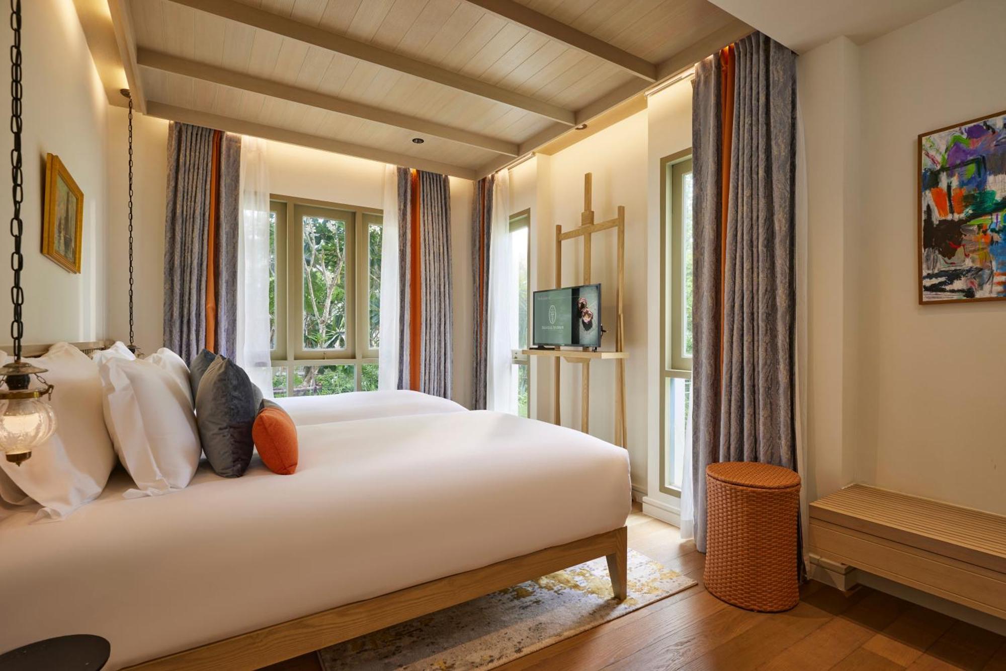 Charras Bhawan And Residences Hua Hin