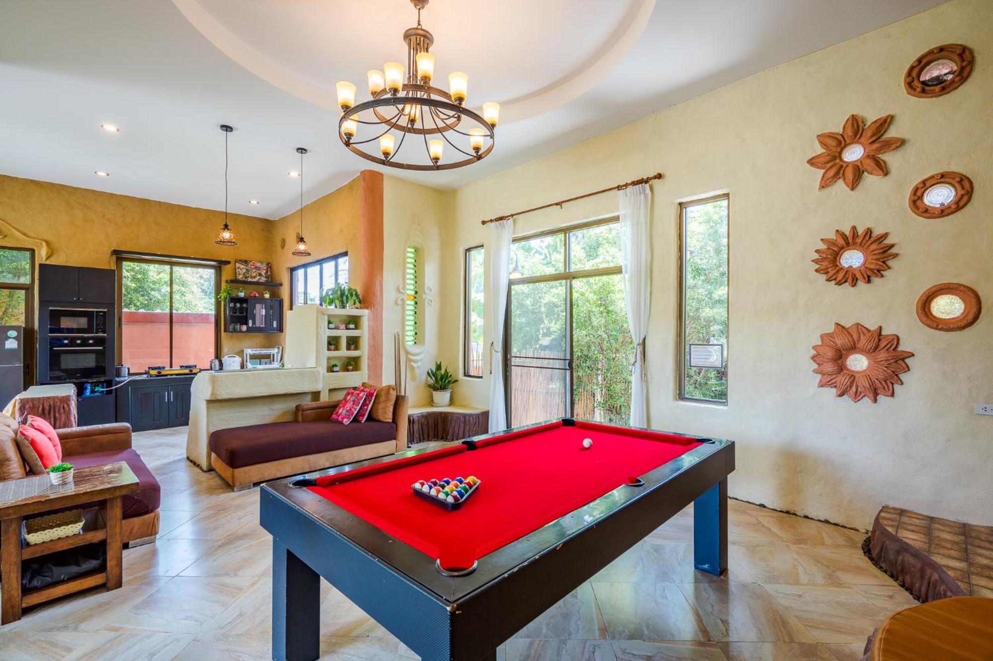 Casa de férias I-din Poolvilla: Nature Retreat With Mountain Views HHQ