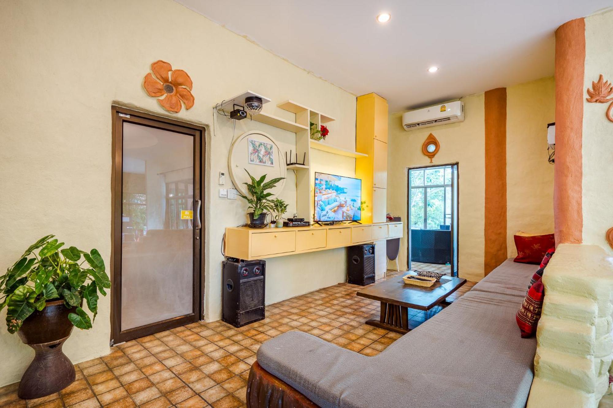 Casa de férias I-din Poolvilla: Nature Retreat With Mountain Views *