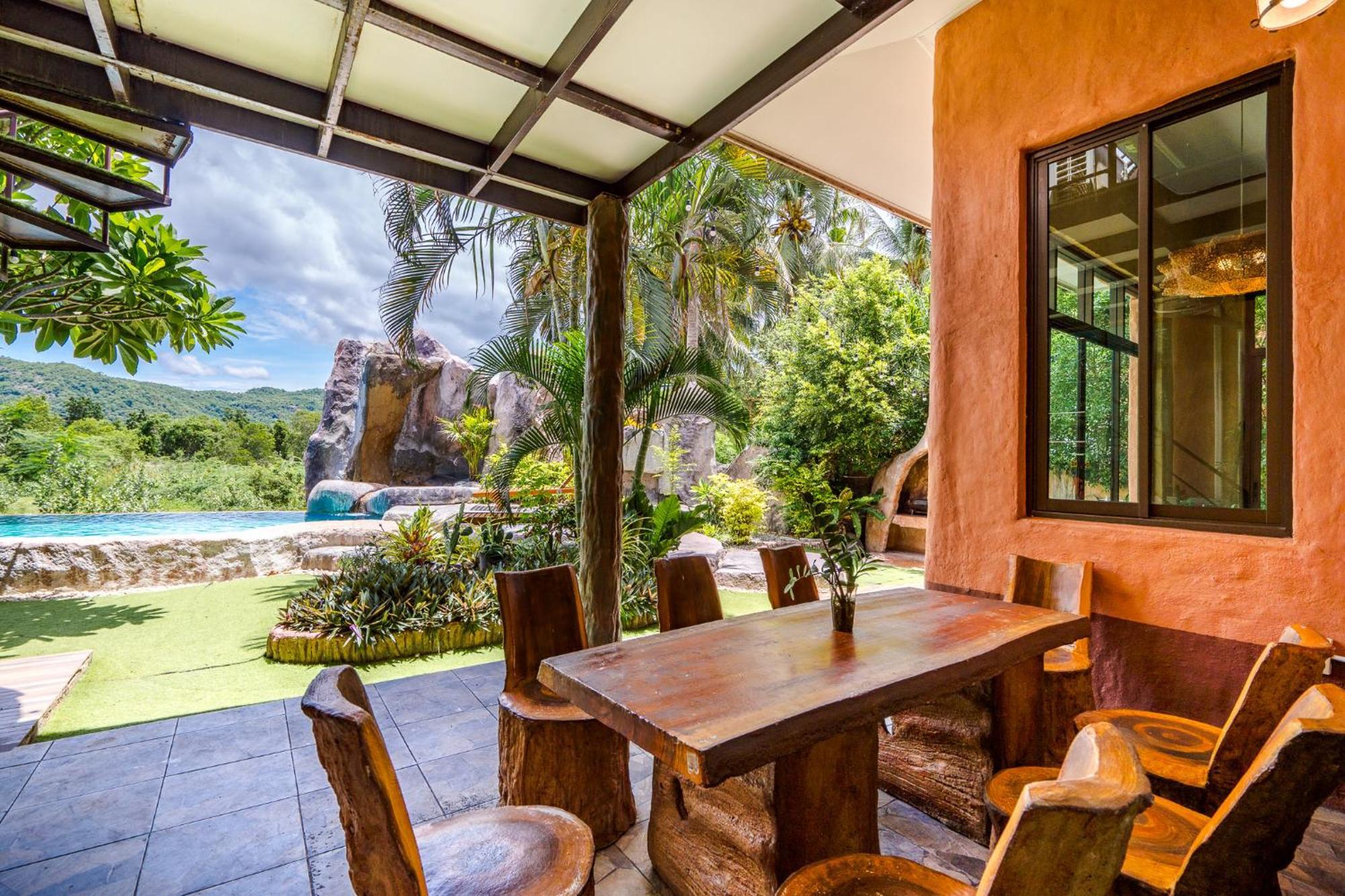 I-din Poolvilla: Nature Retreat With Mountain Views *