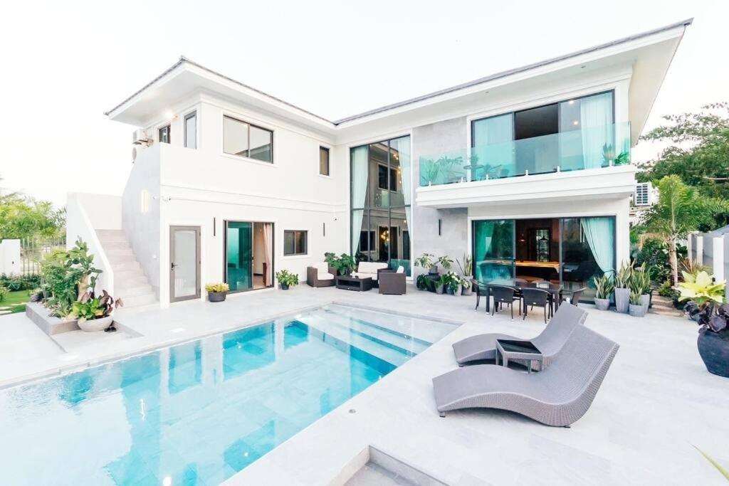 The Pools Villa *