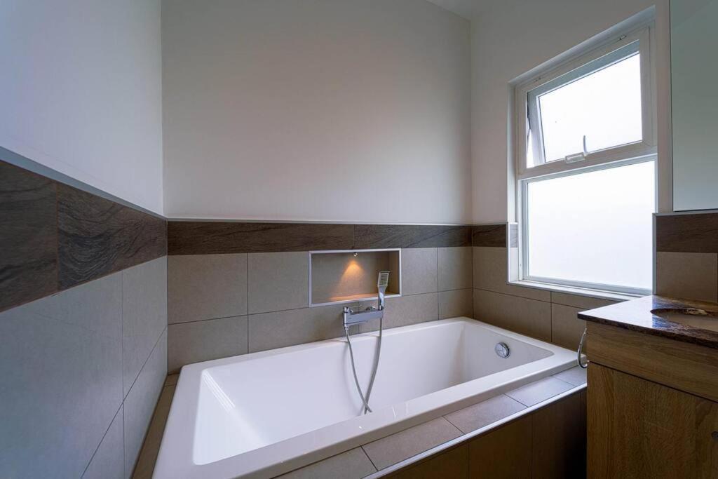 Modern 3 Bedroom Pool - Mr54 Vakantiehuis