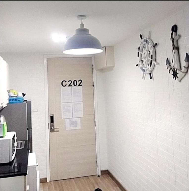 My C202 ราคาประหยัดกว่า ห้องแฟมิลี่ทำใหม่2ห้องนอน1ห้องรับแขกพักได้8 คนเล่นสวนนำ้ฟรี * Hua Hin