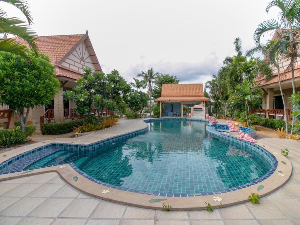 Capital O961 Baan Dow Chompoo 2* Hua Hin