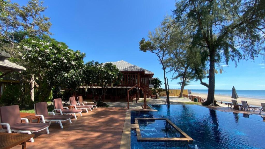 Baan Talay Dao Resort 3*