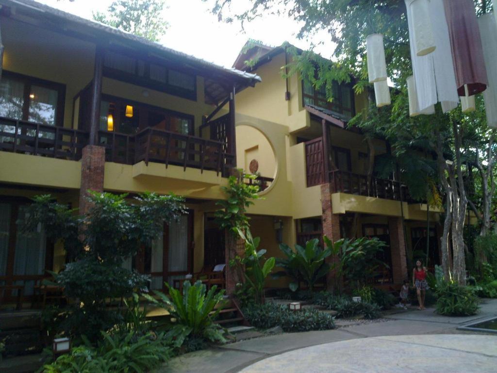 Baan Talay Dao