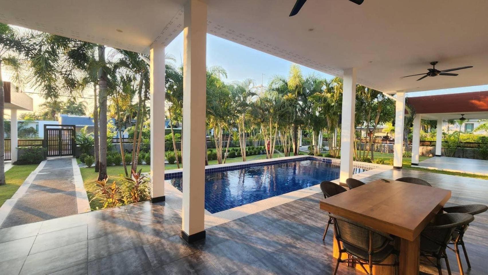Ban Khun Tu Pool Villa *