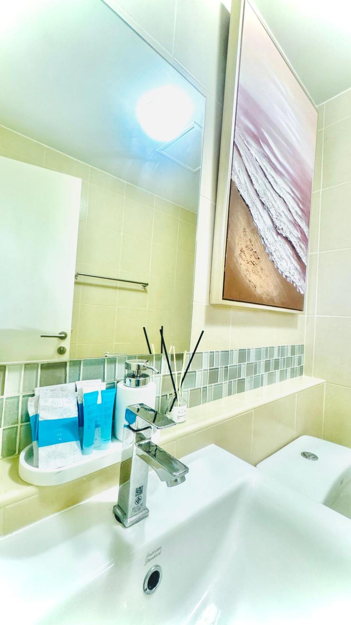 Apartment Sea&mountain View,5 Mins Walk To Famous With King Size Bed