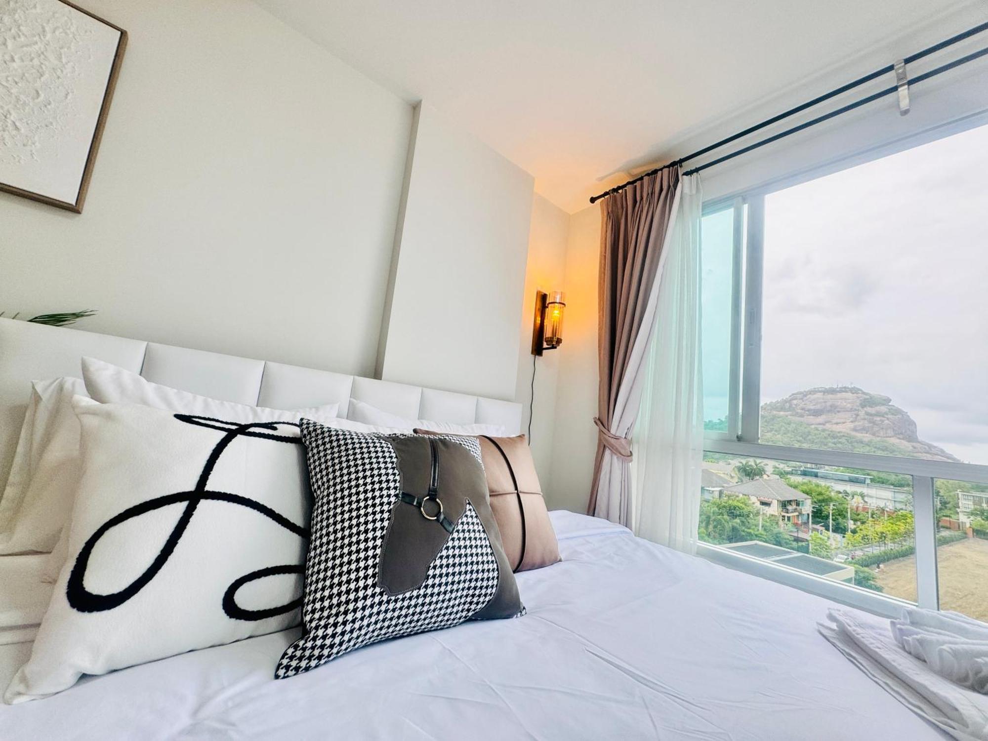Apartment Sea&mountain View,5 Mins Walk To Famous With King Size Bed Hua Hin