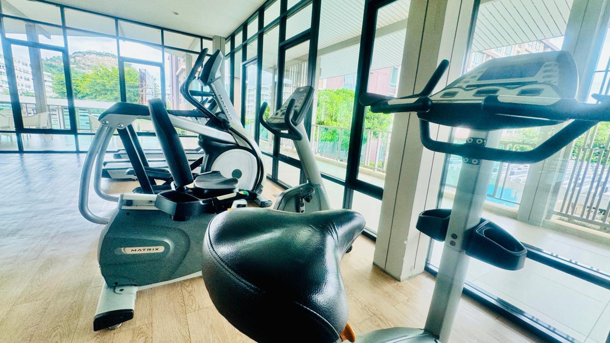 Apartment Sea&mountain View,5 Mins Walk To Famous With King Size Bed *
