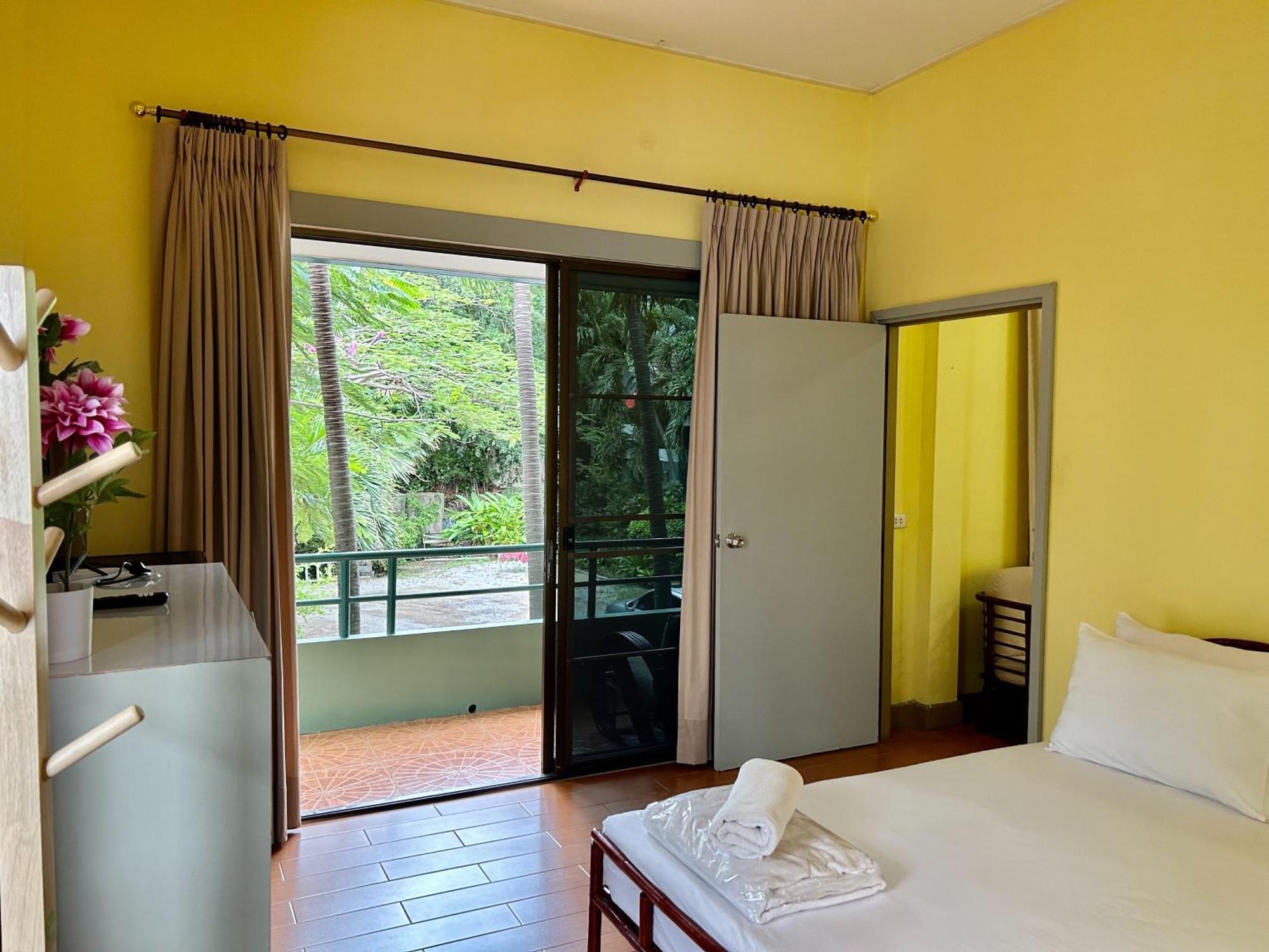Baan Napapan Front, *