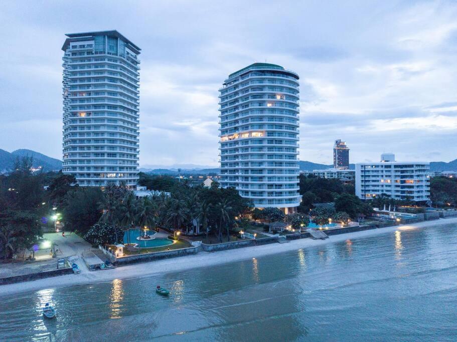 120 Sqm Beachfront