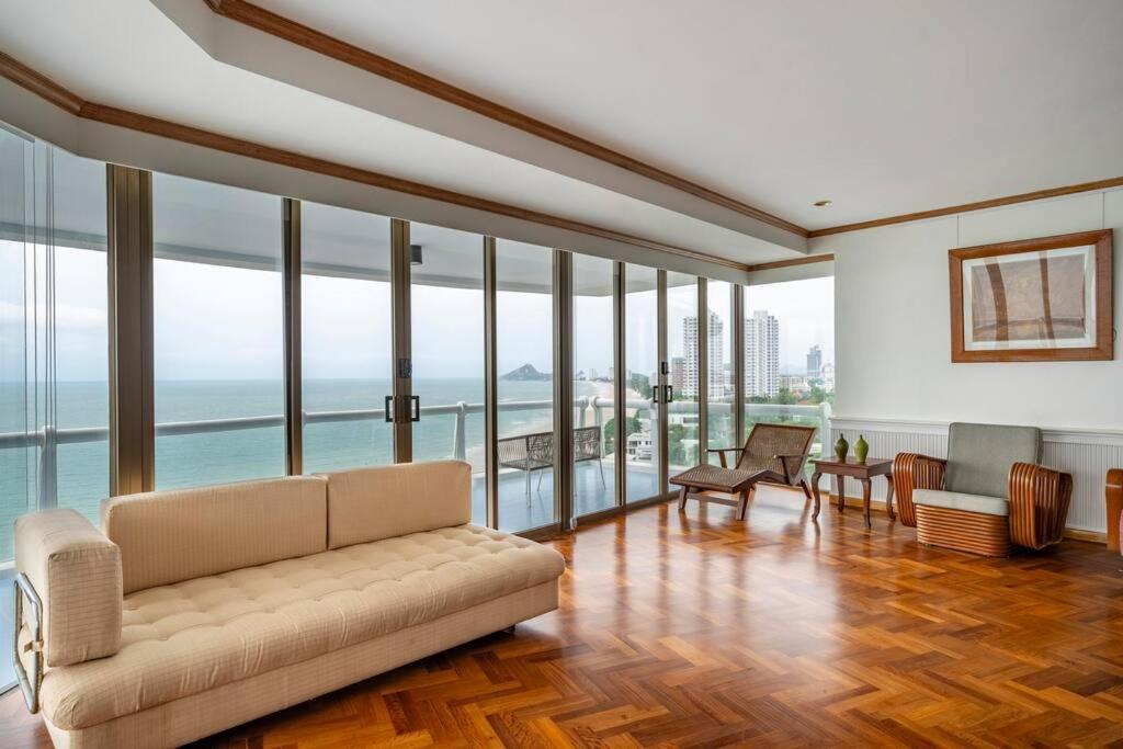 Apartment 4br Seaview 360 Penthouse 11f Hua Hin