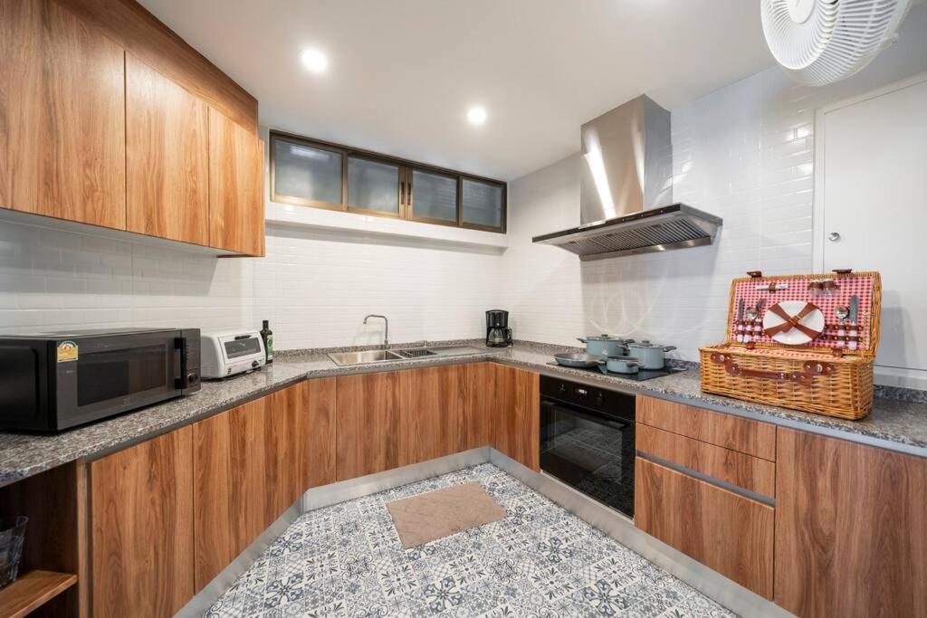 Apartment 4br Seaview 360 Penthouse 11f Hua Hin