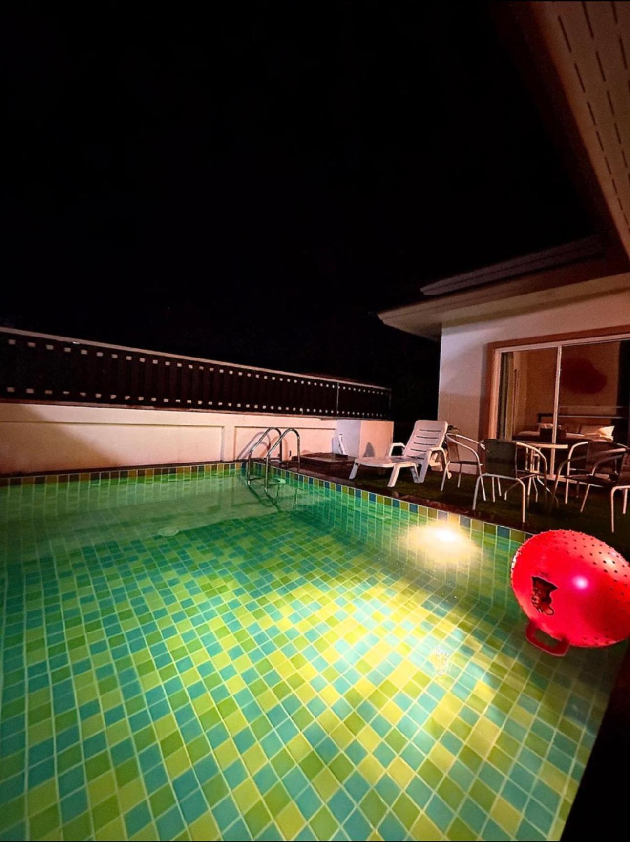 With Private Pool And Bbq, 3 Km From The Beach! Villa