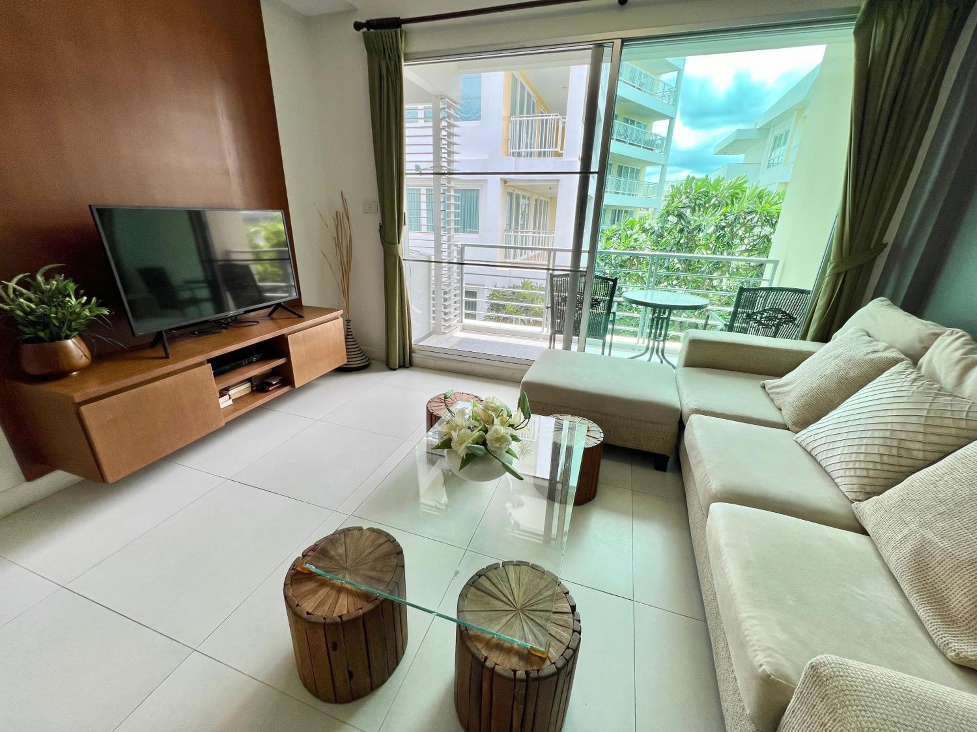 Apartment E303 Baan Sanpluem By Pat
