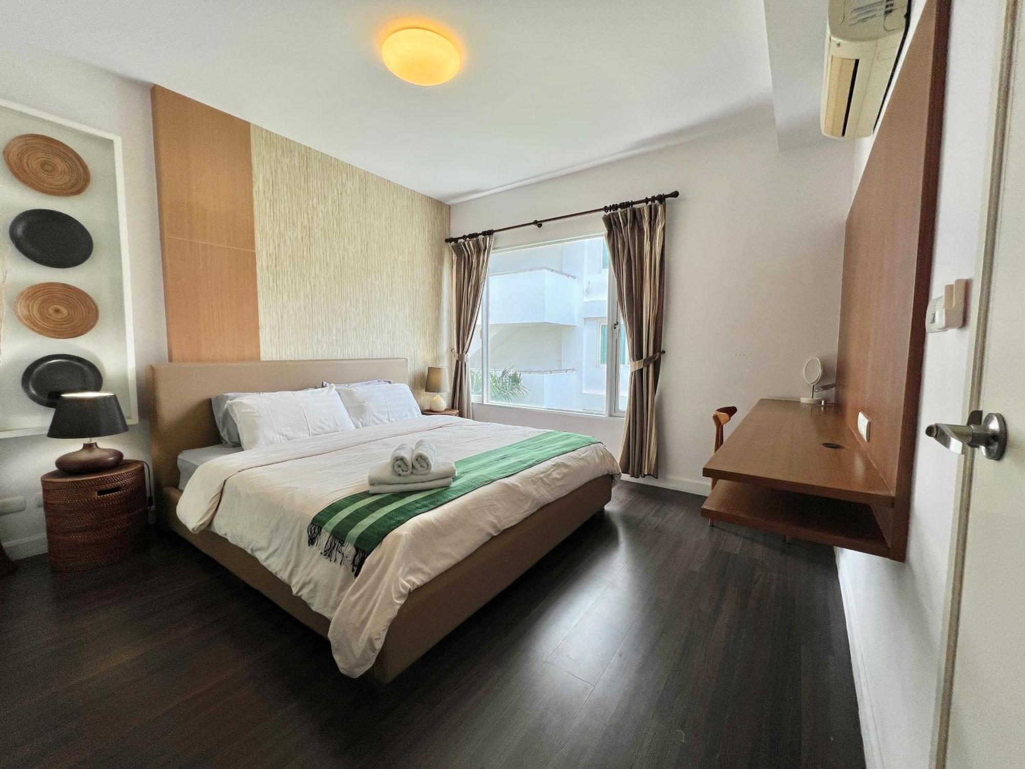 E303 Baan Sanpluem By Pat *