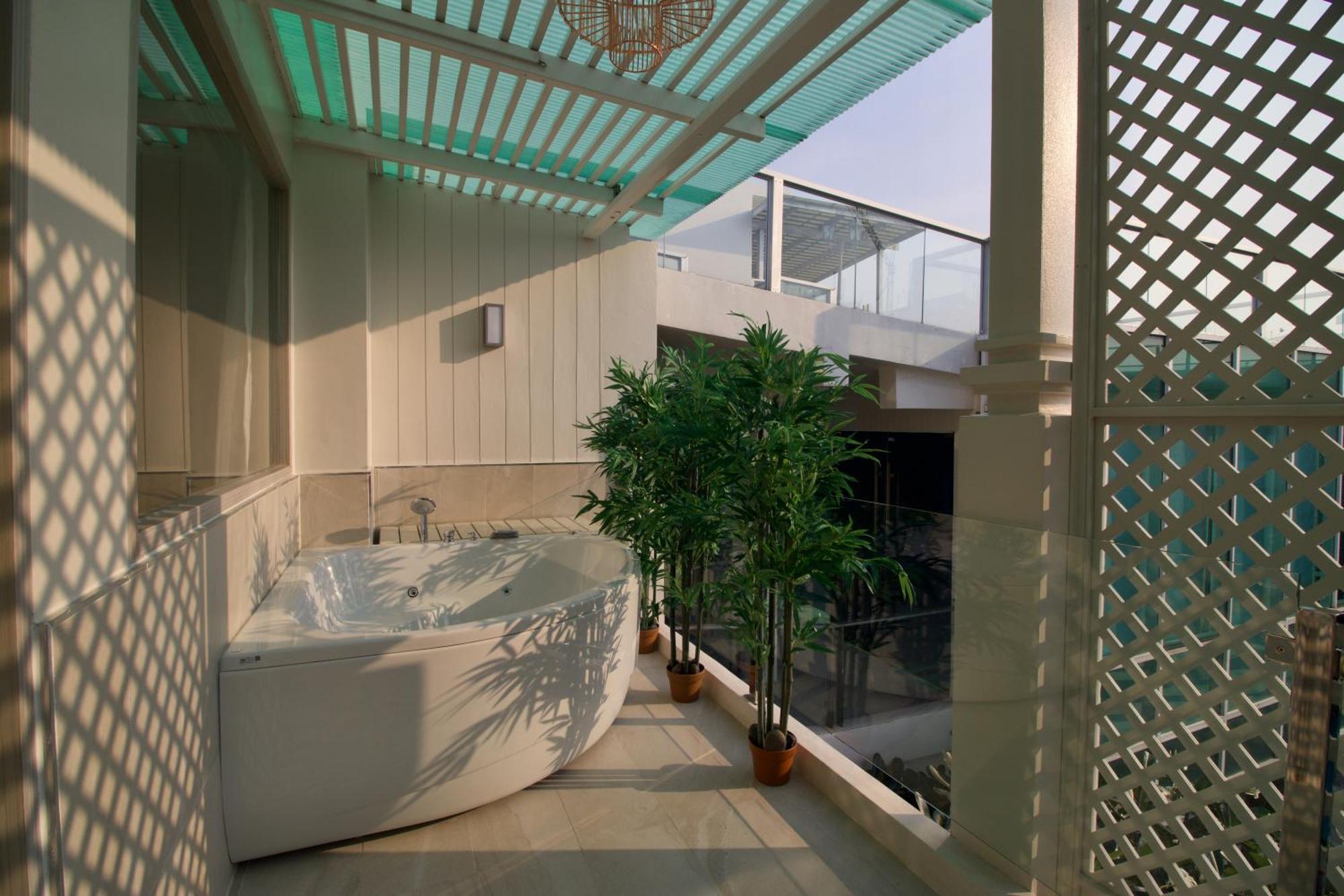 The Sea Cret Hotel HHQ