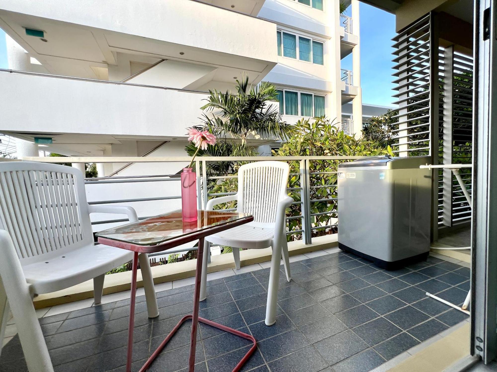 Apartment E202 Baan Sanpluem By Pat *