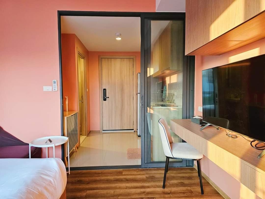 Cicada Bed Sea View Beachfront Apartment Hua Hin