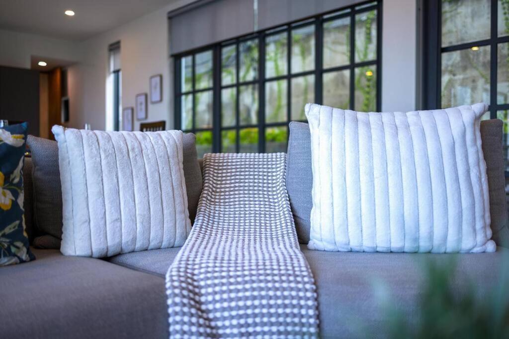 Luxury Large 3 Bedroom Pool Villa! - Kh-c5