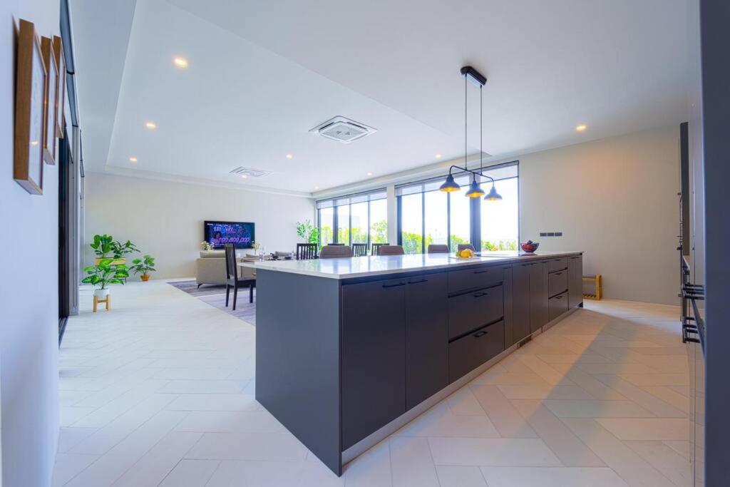 Luxury Large 3 Bedroom Pool Villa! - Kh-c5