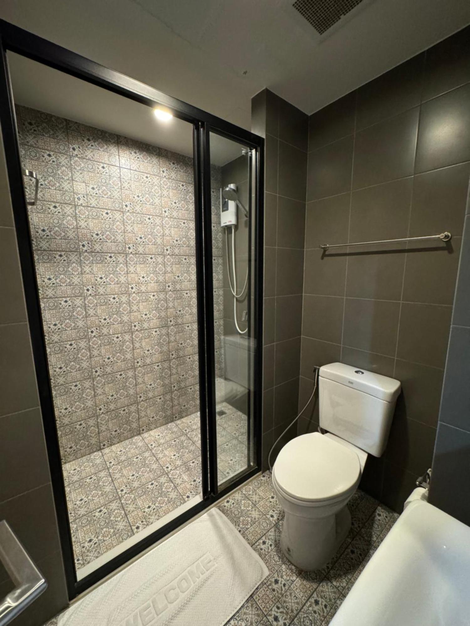 Studio Apartment *