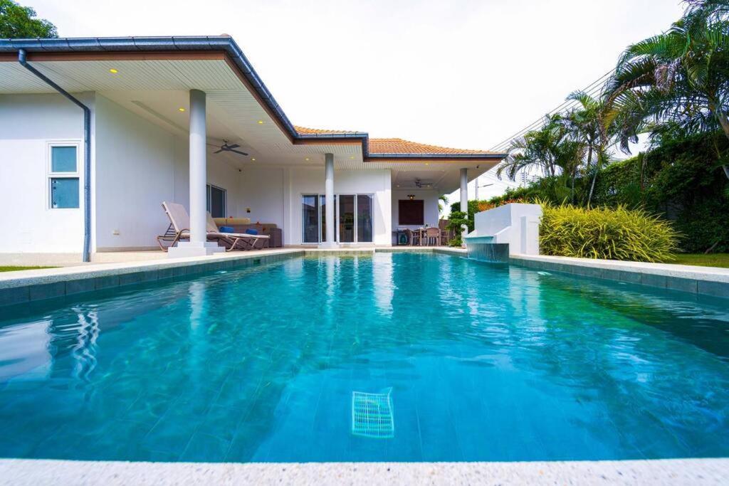4 Bedroom Private Pool - Mr51 *