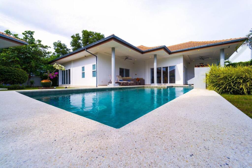 4 Bedroom Private Pool - Mr51 Villa