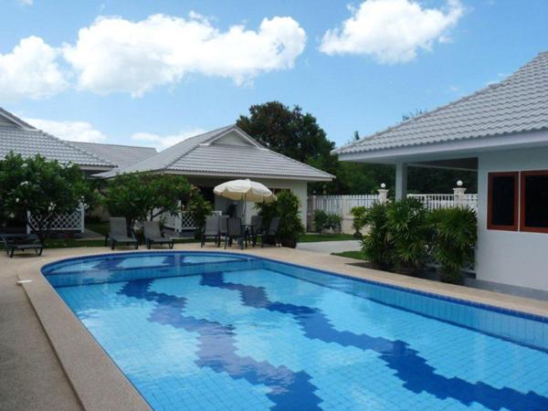 Family And Friends Garden House Huahin 94 Holiday park