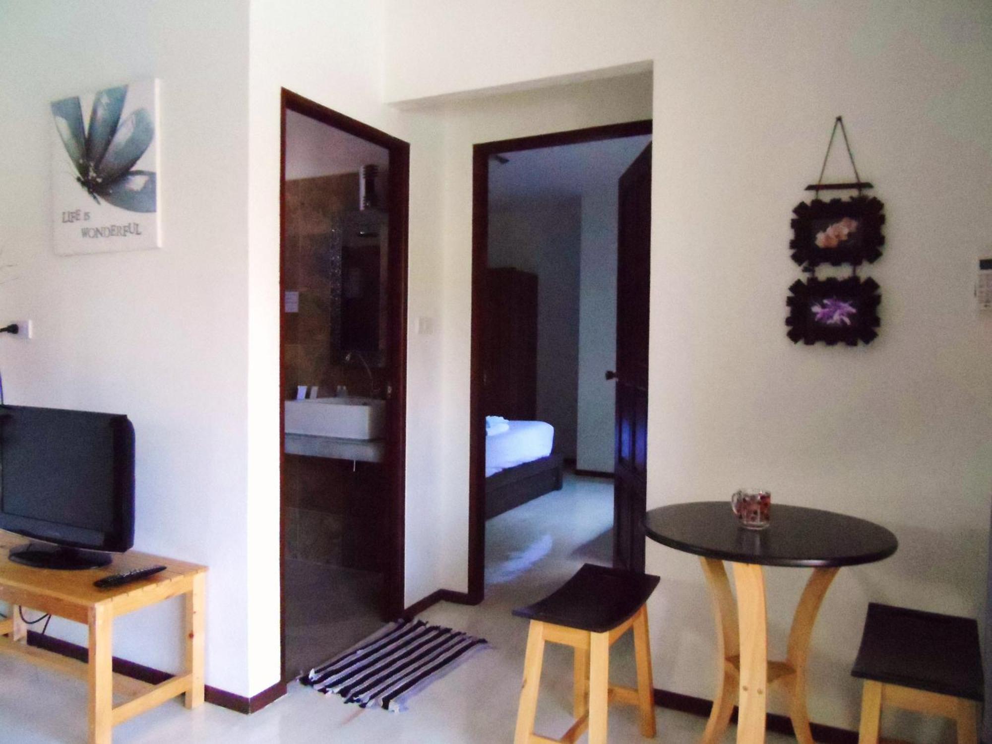 Baan Sabaaidee - Adult Friendly Hotel HHQ