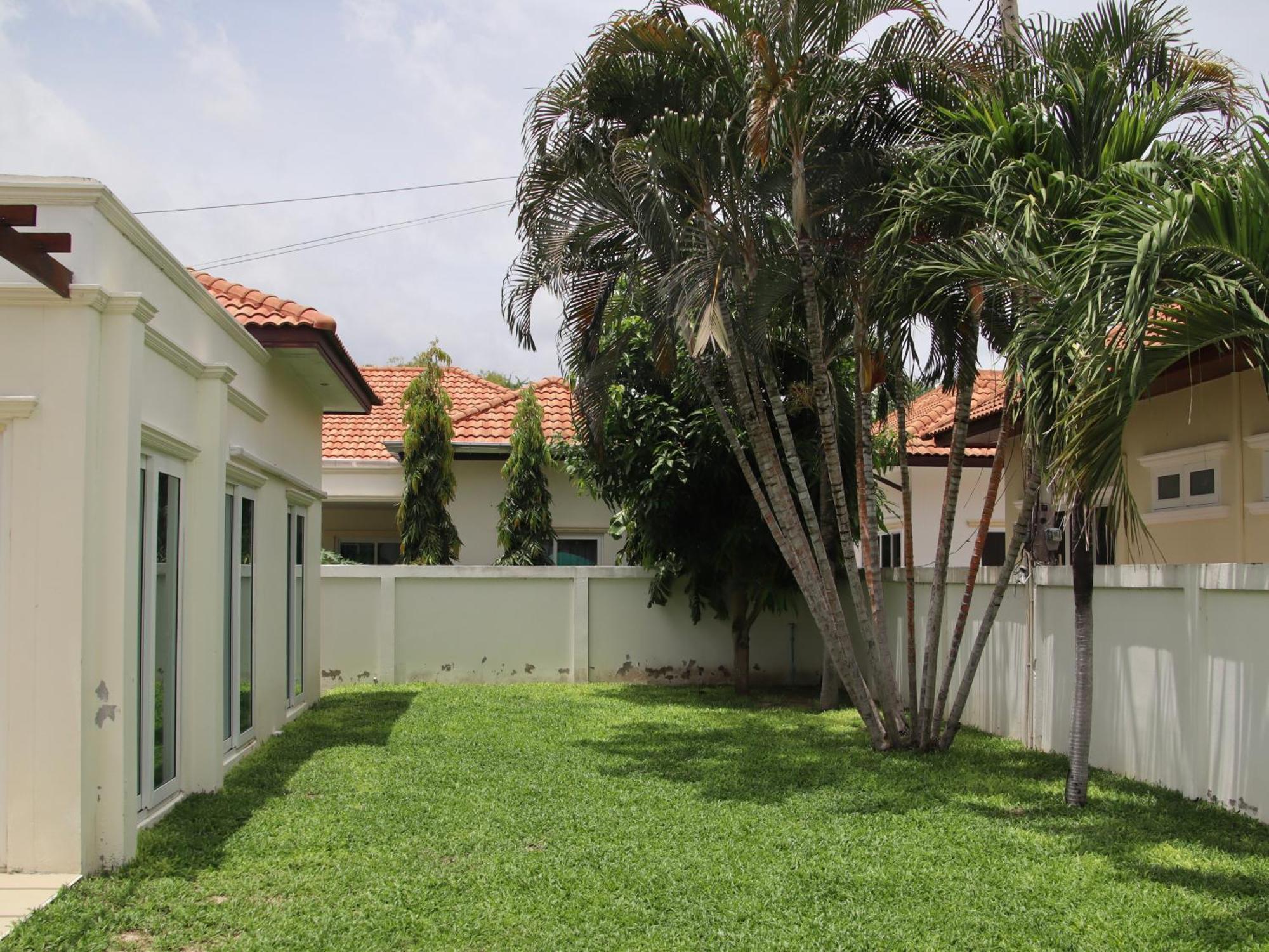 Beautiful 2 Bedroom With A Dedicated Office