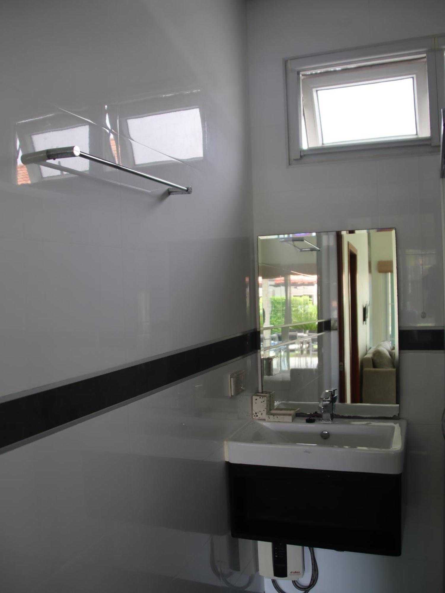 Beautiful 2 Bedroom With A Dedicated Office * Hua Hin