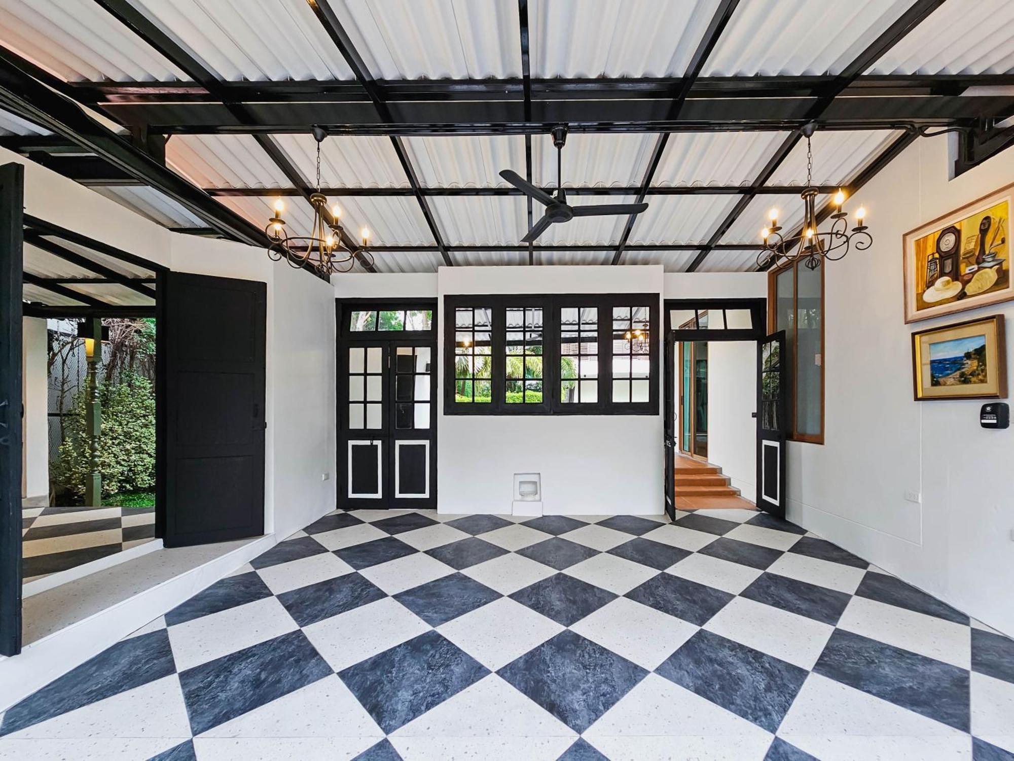 Baan Sabaijai Pool Hua Hin