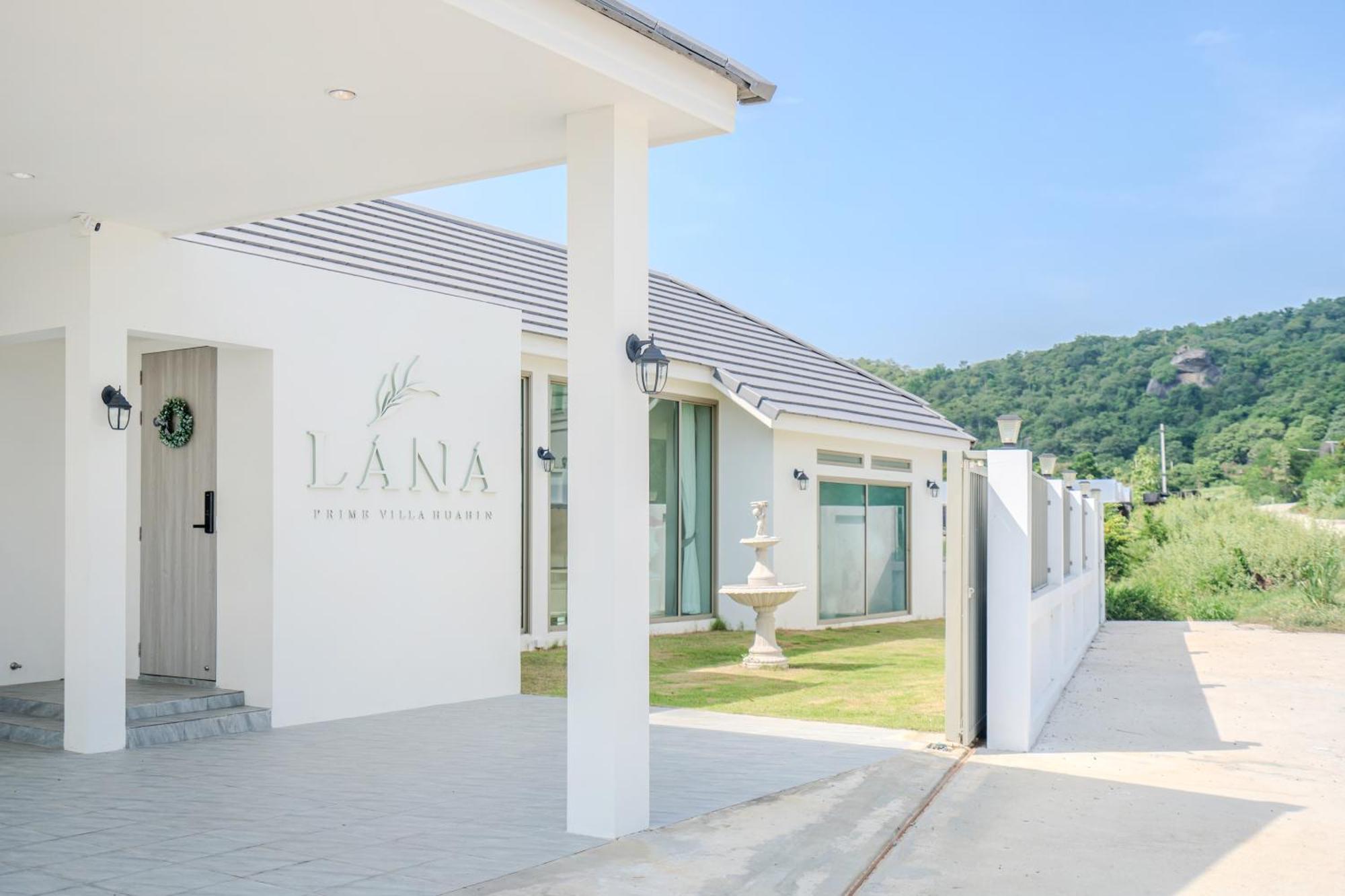 Luxurious 4-bedroom Pool Mountain Views Villa *