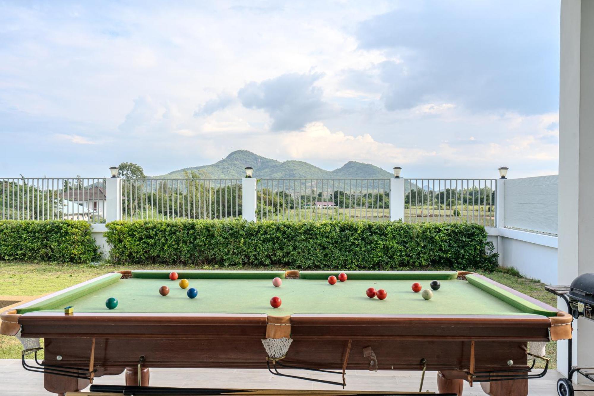 Villa Luxurious 4-bedroom Pool Mountain Views Hua Hin