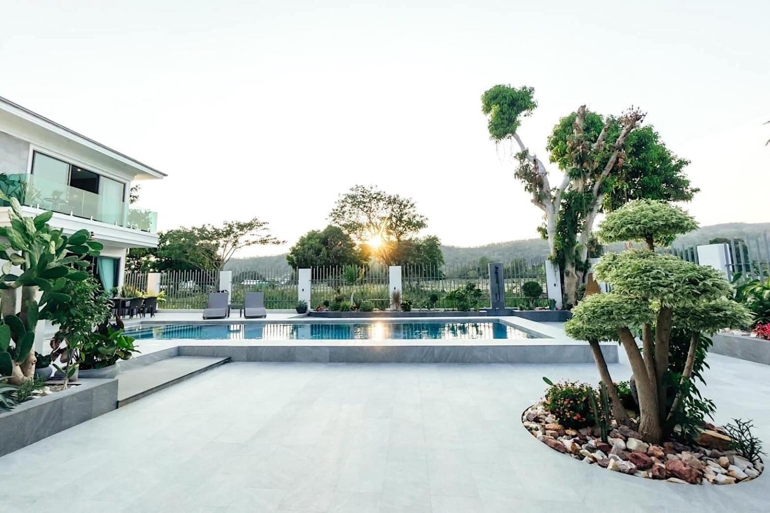 5-bedroom Luxurious 5-star With Private Pool * Hua Hin