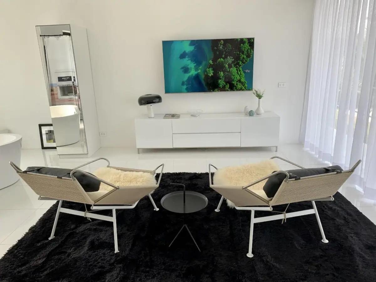 White Lagoon Villa