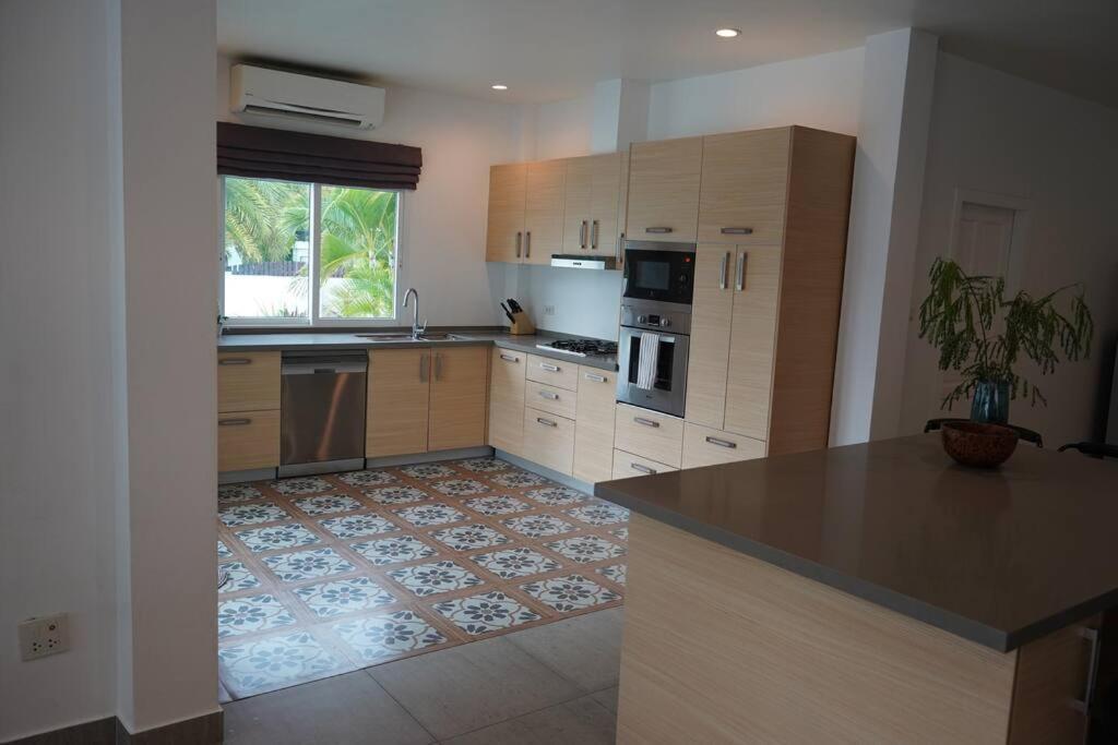 Villa Cozy 4-bedroom Pool Villa, Black Mountain Golf Course, Orchid Paradise Home,hua Hin Hua Hin