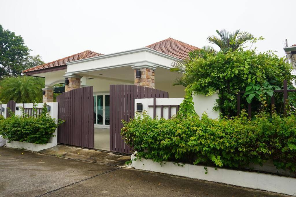 Cozy 4-bedroom Pool Villa, Black Mountain Golf Course, Orchid Paradise Home,hua Hin *