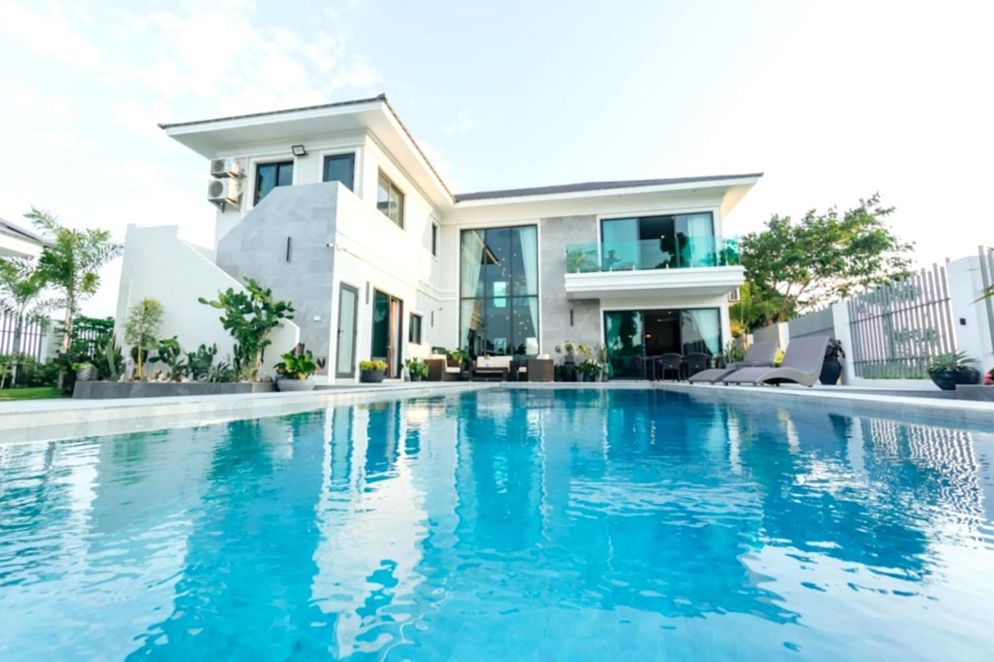 5-bedroom Luxurious 5-star With Private Pool *