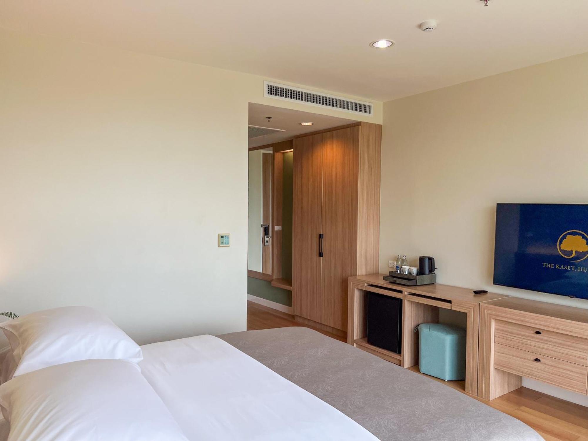 The Kaset, Hua Hin