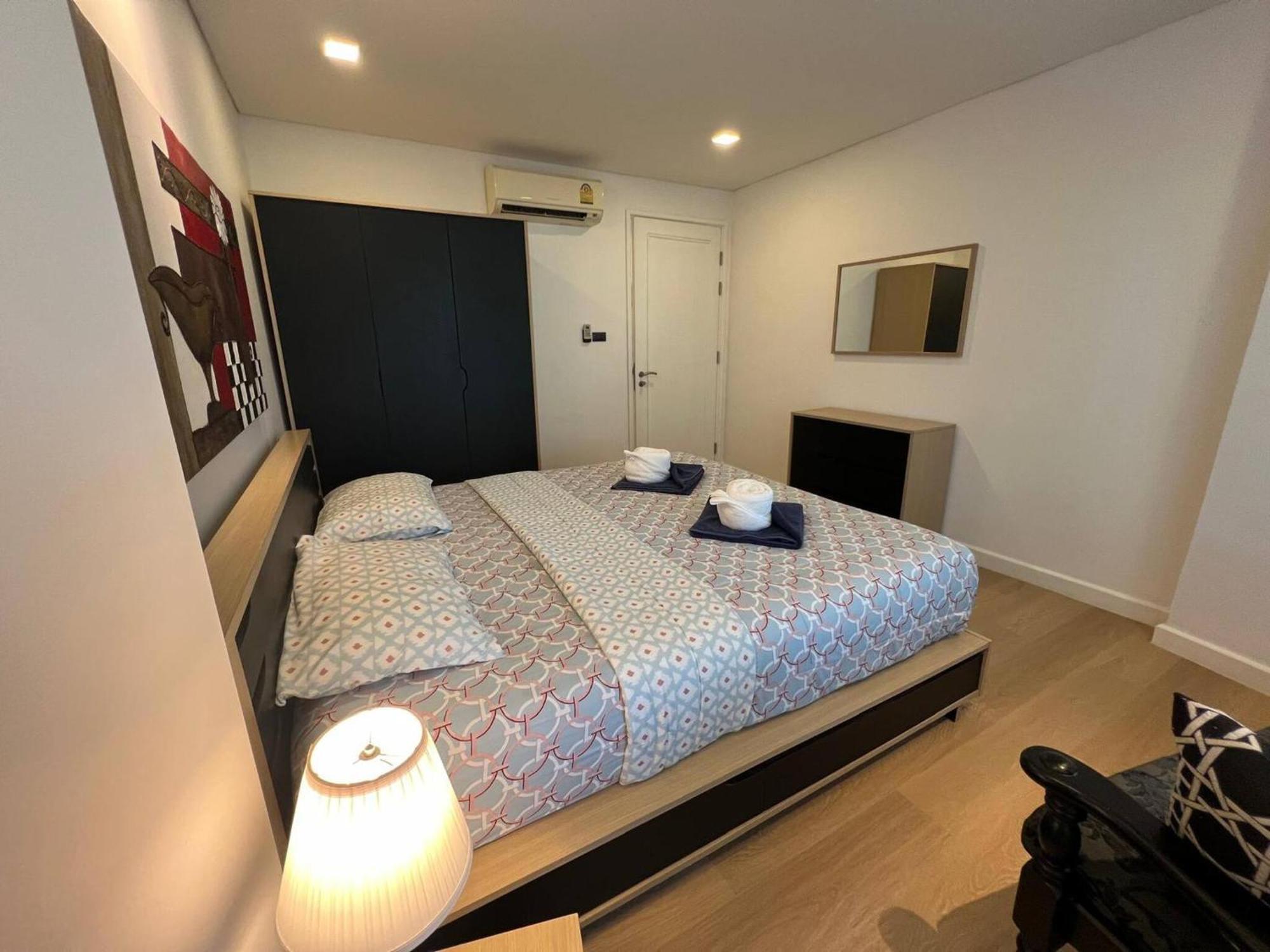 Apartment One Bedroom At Main Downtown With 5 Mins Walk To