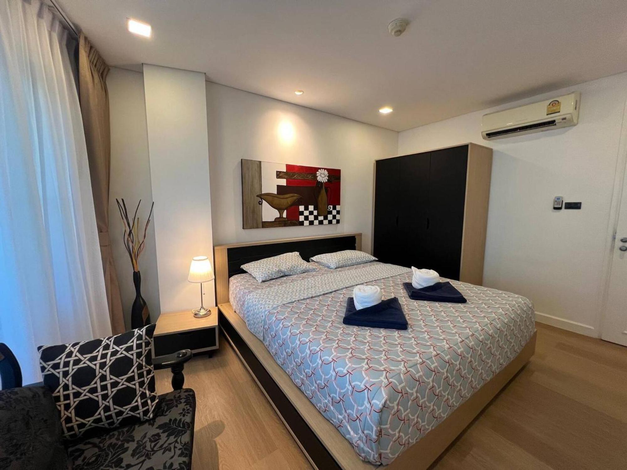 Apartment One Bedroom At Main Downtown With 5 Mins Walk To