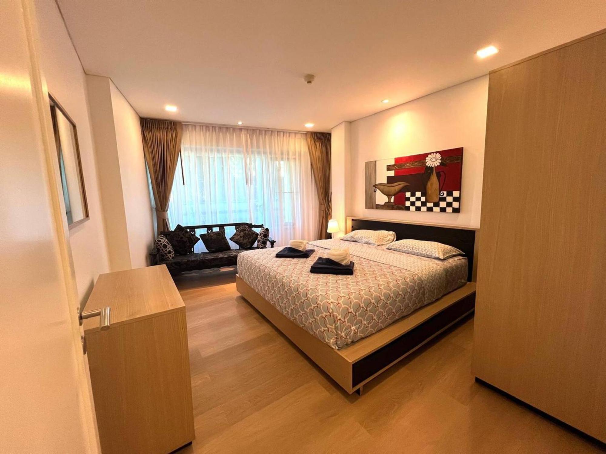 Apartment One Bedroom At Main Downtown With 5 Mins Walk To