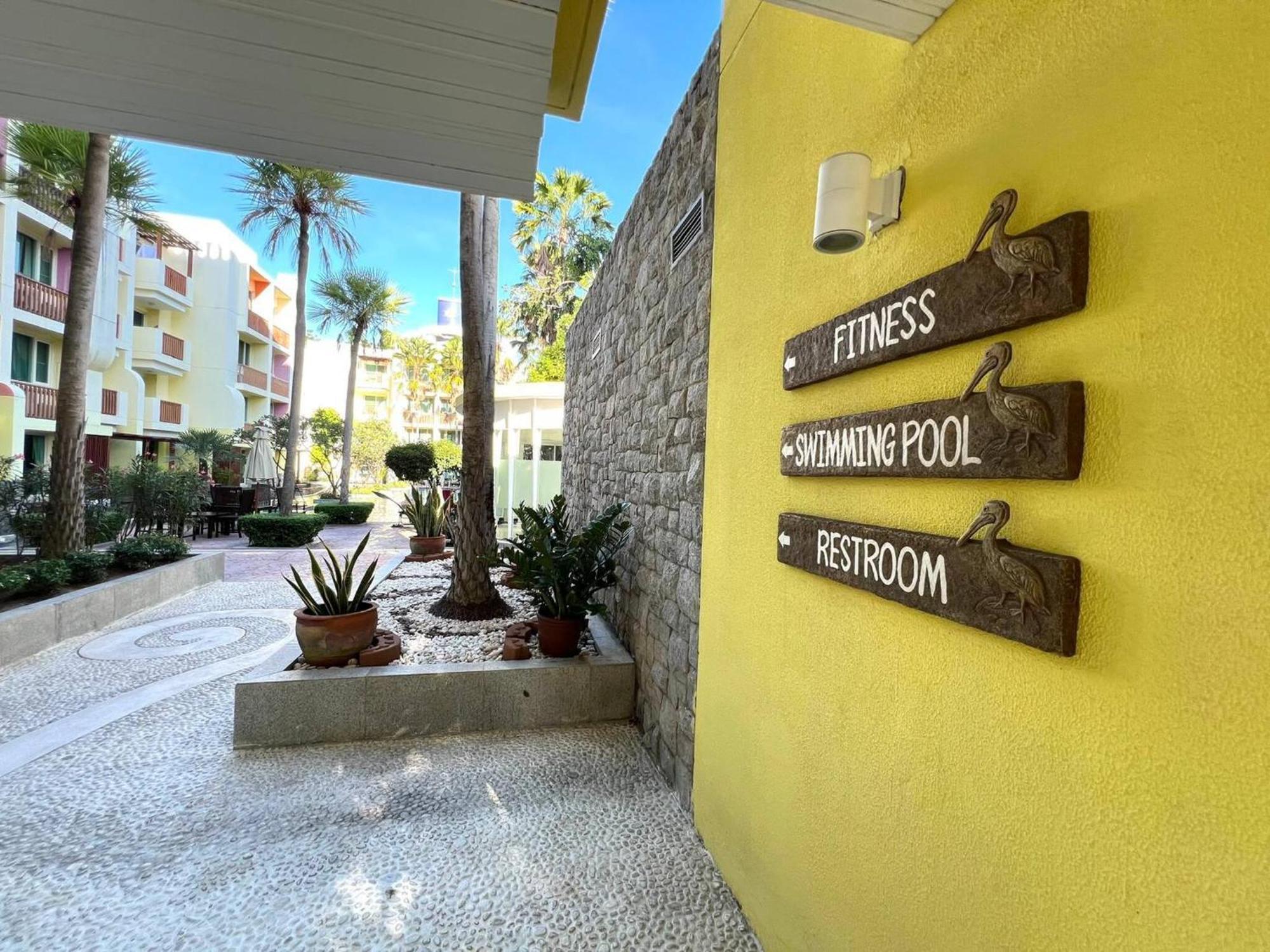 One Bedroom At Main Downtown With 5 Mins Walk To