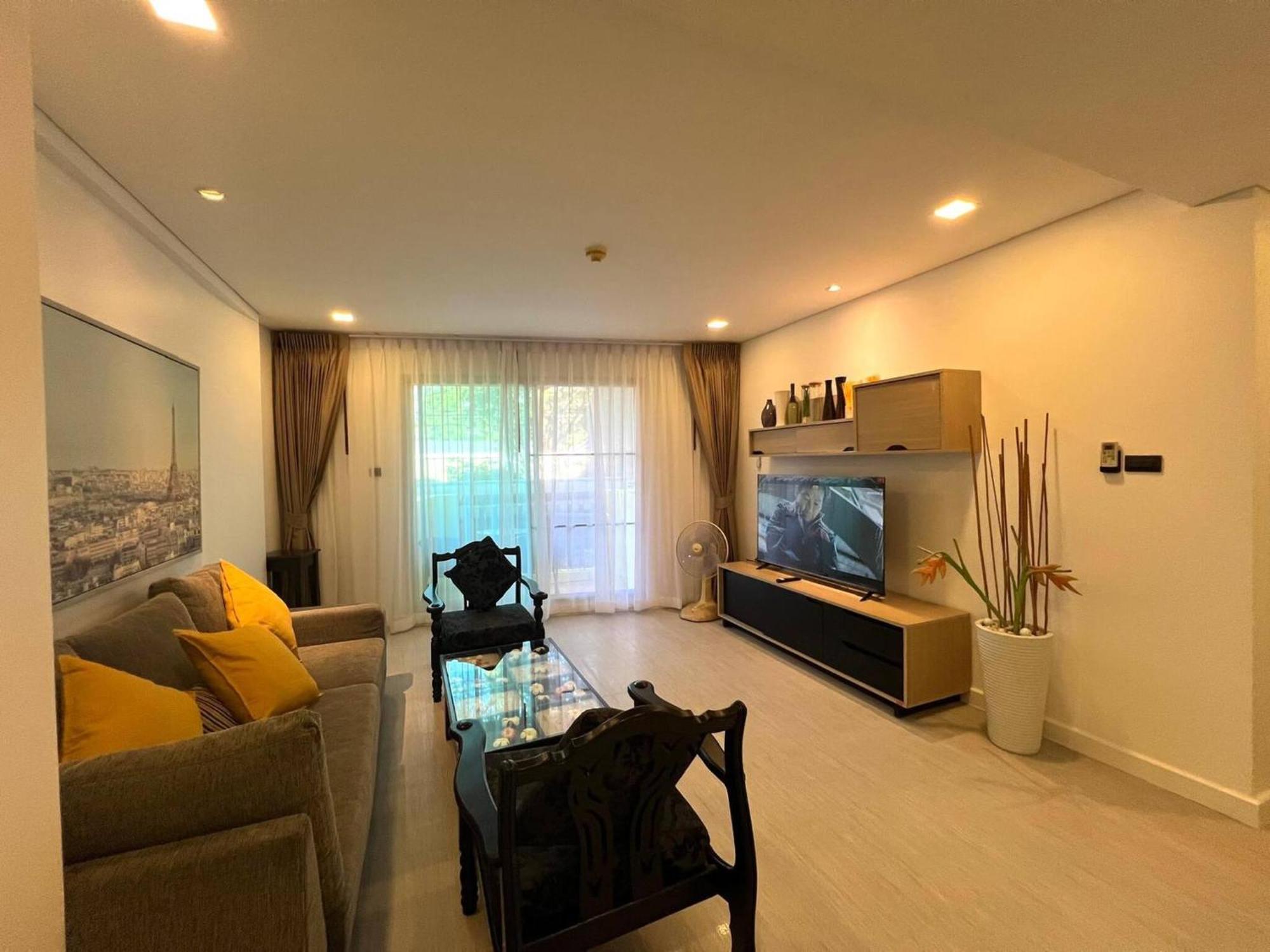 Apartment One Bedroom At Main Downtown With 5 Mins Walk To