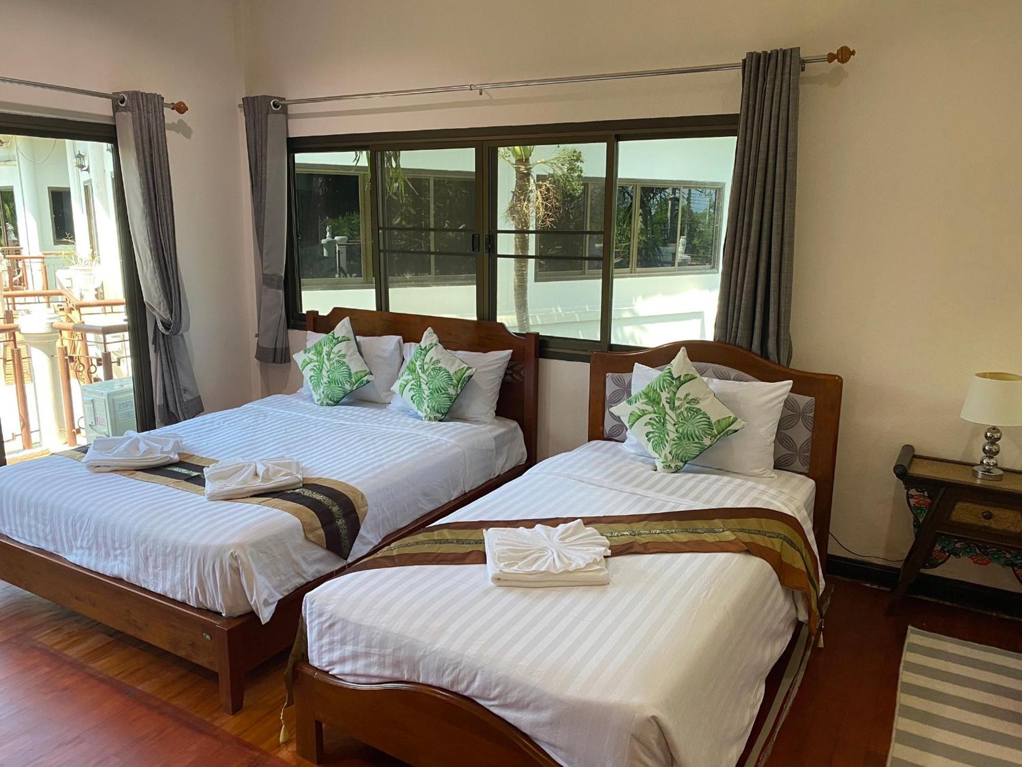 The Sun House 3*